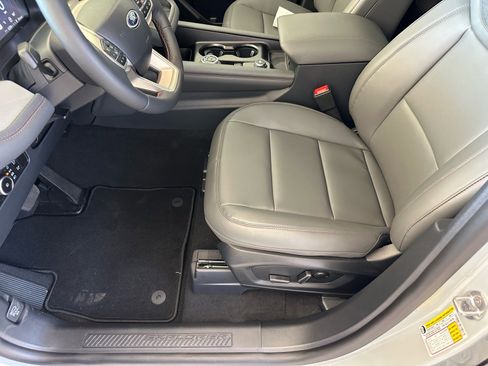 New 2026 Ford Explorer Active RWD image 16