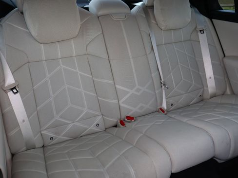 Used 2023 BMW 760i xDrive w/ Executive Package image 20