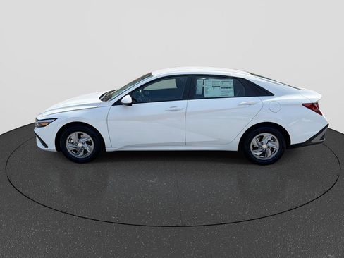 New 2026 Hyundai Elantra SE FWD image 5