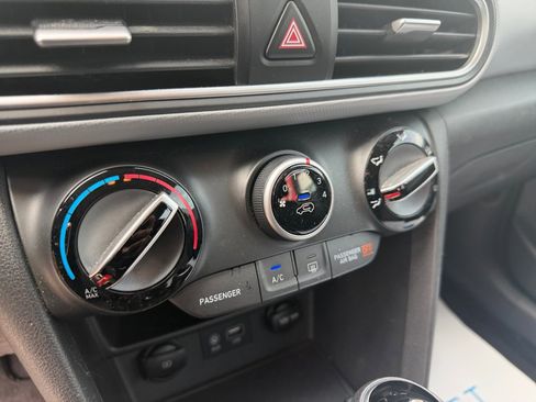 Used 2019 Hyundai Kona SE FWD image 22