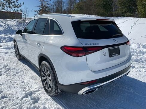 Used 2025 Mercedes-Benz GLC 300 4MATIC image 2