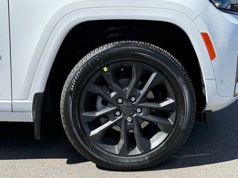 New 2026 Jeep Grand Cherokee Limited image 19