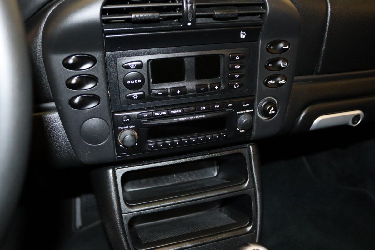 Used 2004 Porsche Boxster RWD image 29