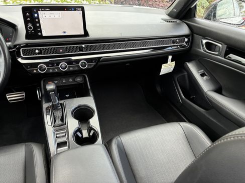 Used 2025 Honda Civic Sport Touring image 18