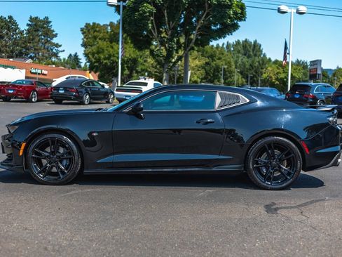 Used 2021 Chevrolet Camaro SS RWD image 10