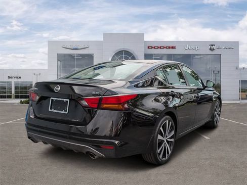 Used 2020 Nissan Altima 2.5 SR FWD image 3