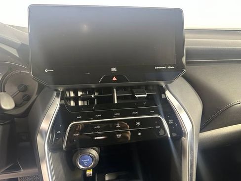 Used 2021 Toyota Venza XLE w/ Softex Package AWD/4WD image 15