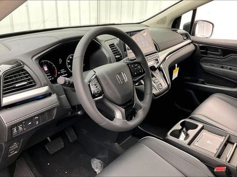 New 2026 Honda Odyssey Touring image 8