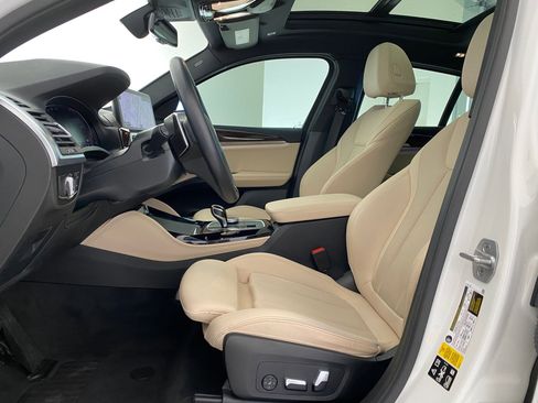 Certified 2023 BMW X4 xDrive30i w/ Premium Package image 4