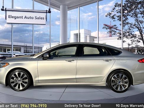 Used 2019 Ford Fusion SE AWD/4WD image 9