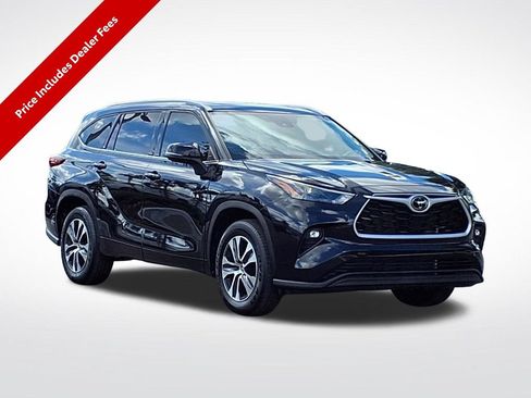 Used 2022 Toyota Highlander XLE FWD image 1