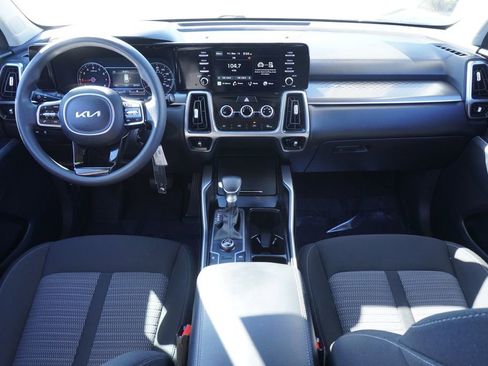 Used 2023 Kia Sorento LX image 12