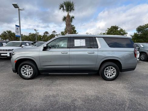 Used 2024 Chevrolet Suburban LT AWD/4WD image 4