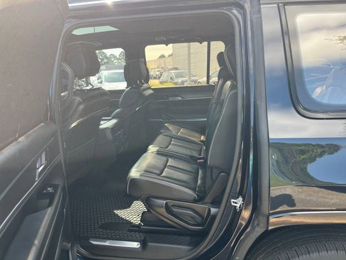 Used 2022 Jeep Grand Wagoneer Series II AWD/4WD image 31