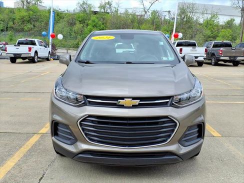 Used 2021 Chevrolet Trax LS AWD/4WD image 3