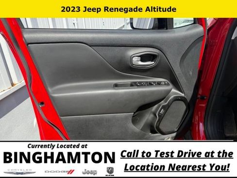 Used 2023 Jeep Renegade Altitude AWD/4WD image 7