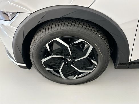 Used 2024 Hyundai Ioniq 5 SEL image 11