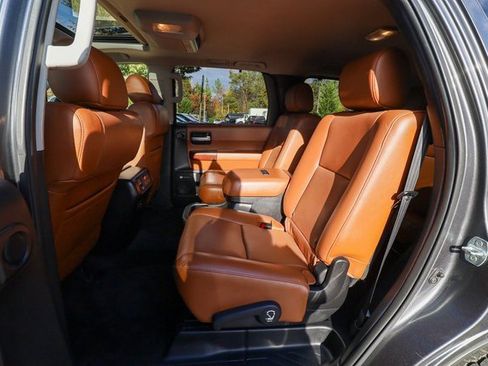 Used 2016 Toyota Sequoia Platinum image 39