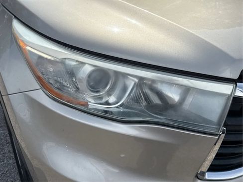 Used 2015 Toyota Highlander XLE AWD/4WD image 9