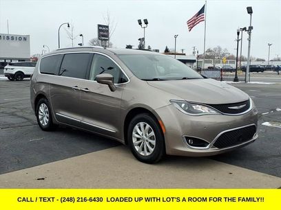 Used 2018 Chrysler Pacifica Touring-L w/ Advanced Safetytec Group