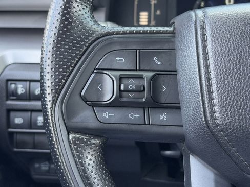 Used 2025 Toyota Tacoma SR5 AWD/4WD image 16
