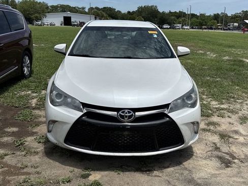 Used 2017 Toyota Camry SE FWD image 3