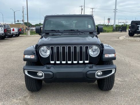 Used 2022 Jeep Wrangler Unlimited Sahara w/ Cold Weather Group AWD/4WD image 17