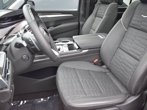 Certified 2026 Cadillac Escalade ESV V w/ LPO, ONYX Package image 13