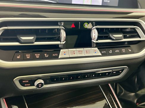 Used 2021 BMW X5 xDrive40i w/ Convenience Package image 16