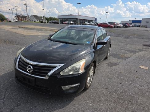 Used 2013 Nissan Altima 2.5 SV FWD image 2