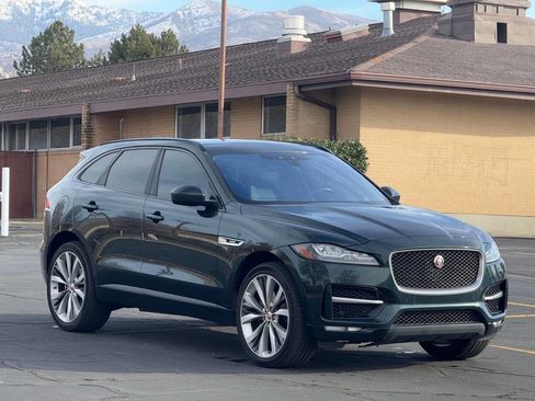 Used 2017 Jaguar F-PACE R-Sport image 3