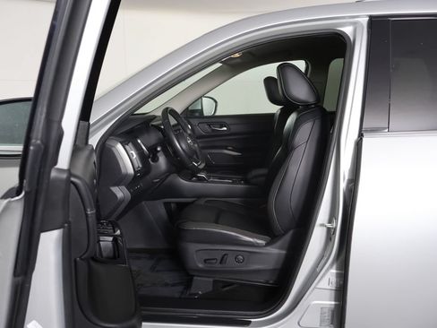 Used 2023 Nissan Pathfinder SL AWD/4WD image 29