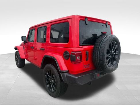 Used 2025 Jeep Wrangler Unlimited Sahara w/ Safety Group AWD/4WD image 9