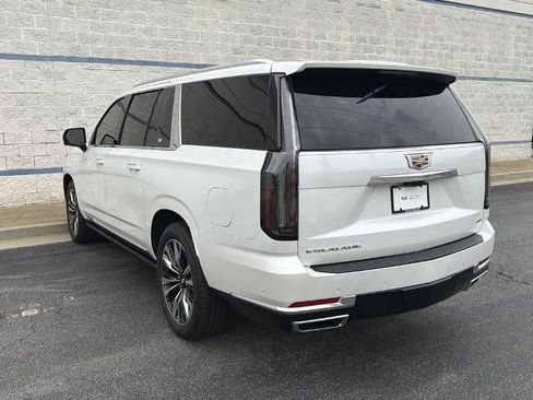 Certified 2025 Cadillac Escalade ESV Premium Luxury w/ Touring Package AWD/4WD image 5