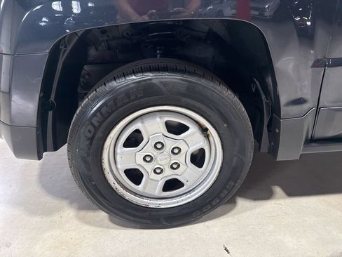 Used 2014 Jeep Patriot Sport w/ Power Value Group FWD image 2