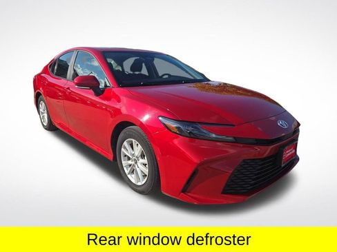 Used 2025 Toyota Camry LE FWD image 9