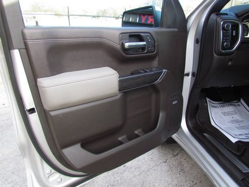 Used 2019 Chevrolet Silverado 1500 LTZ AWD/4WD image 9