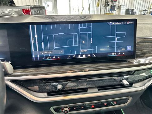 Used 2025 BMW X5 xDrive50e image 21