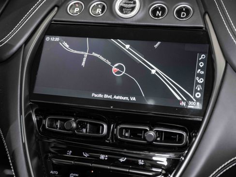 Used 2024 Aston Martin DBX 707 image 10