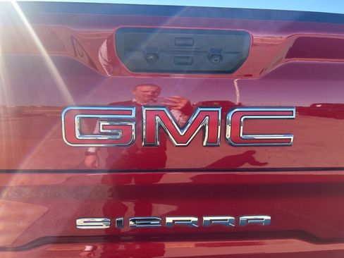 Used 2024 GMC Sierra 1500 AT4X image 12