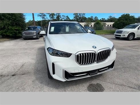 Used 2025 BMW X5 xDrive50e image 33