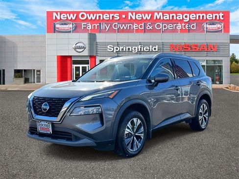 Used 2021 Nissan Rogue SV w/ Premium Package image 2