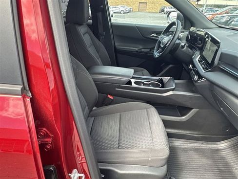 Used 2025 Chevrolet Equinox LT AWD/4WD image 27