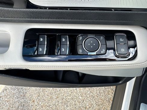 Used 2026 Lincoln Aviator Reserve AWD/4WD image 9