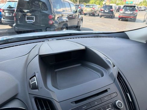 Used 2018 Ford Escape SE FWD image 13