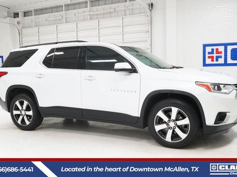 Used 2020 Chevrolet Traverse LT w/ LT Premium Package FWD image 4