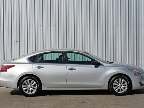 Used 2013 Nissan Altima 2.5 S image 44