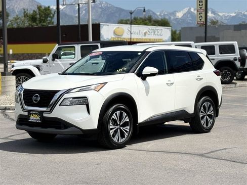 Used 2021 Nissan Rogue SV AWD/4WD image 3