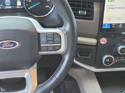 Used 2024 Ford Expedition Limited image 14