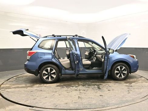 Used 2017 Subaru Forester 2.5i w/ Alloy Wheel Package image 46